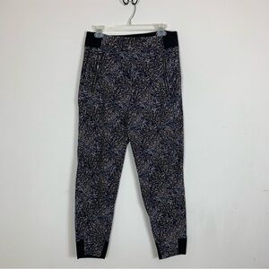 Athleta Trekkie North Tapered Joggers Pants Kinetic Abstract Print Sz 8